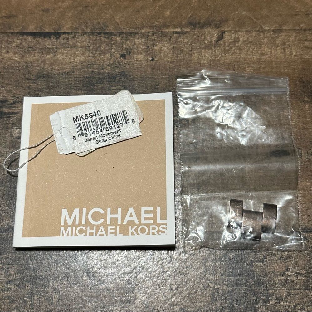 Michael Kors Espresso Madison Watch - Picture 11 of 12